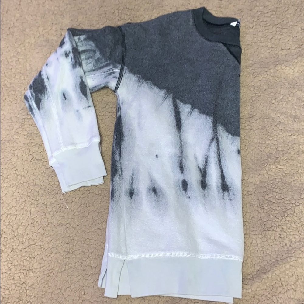 Sweatshirt/pull over